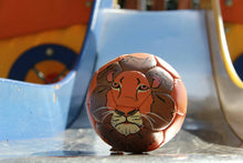 Charger l'image dans la galerie, Ballon de football pour enfant Animaux | Upcyclé