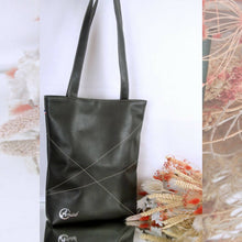 Charger l&#39;image dans la galerie, Tote bag Vegan et fait main en France