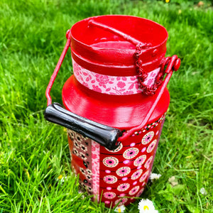 Pot à lait entiérement décoré à la main